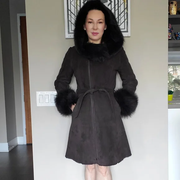 π 4X HOST PICK π π₯NEW π₯ Genuine Shearling Coat with Hood - Picture 9 of 16